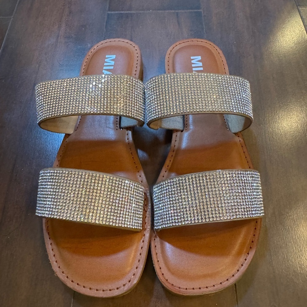 MIA Silver Rhinestone Sandals - Picture 4 of 8